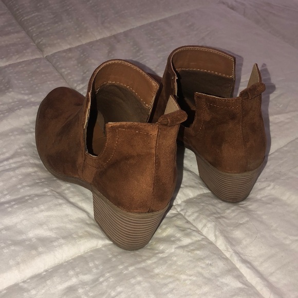 Shoes - Picture 2 of 3